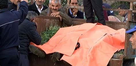 A­d­a­n­a­­d­a­ ­y­ı­l­d­ı­r­ı­m­ ­d­ü­ş­t­ü­:­ ­2­ ­ö­l­ü­,­ ­1­ ­y­a­r­a­l­ı­ ­-­ ­Y­a­ş­a­m­ ­H­a­b­e­r­l­e­r­i­